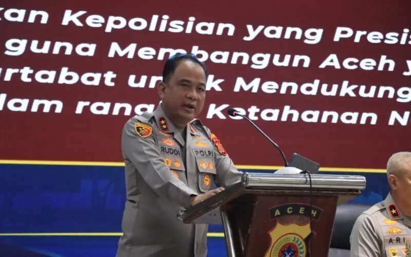 Kapolda Aceh memaparkan Commander Wish di Gedung Presisi Polda Aceh. (Foto:Dok/Polda Aceh)