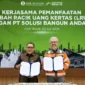 Bank Indonesia Provinsi Aceh, Agus Chusaini menandatangani pelaksanaan kerja sama pemanfaatan limbah racik uang kertas (LRUK) sebagai bahan bakar alternatif di pabrik Solusi Bangun Analas.(Foto:Dok/SBA)