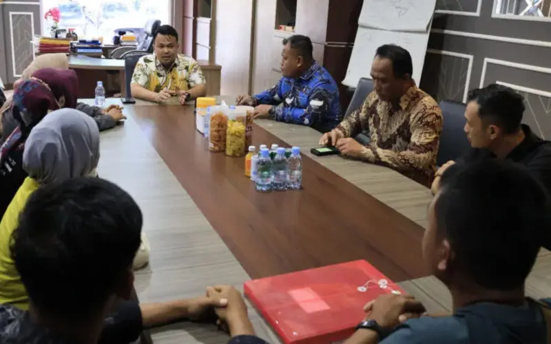 Dialog perwakilan massa dengan Dirreskrimum Polda Aceh di Banda Aceh. (Foto:Dok/YLBH-KI)