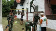 Gotong royong TNI dan masyarakat