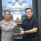 Silaturahmi Kapolda Aceh, Irjen Pol Ruddi Setiawan, bersama Kepala Kanwil DJBC Aceh. (Foto:Dok/DJBC)