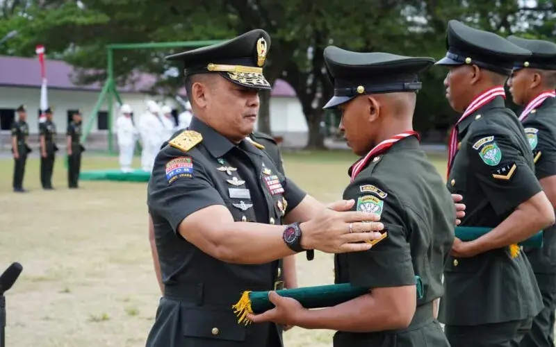 Brigjen TNI Dwi Sasongko menutup Dikmaba Infanteri Gelombang II 2026. (Foto:Dok/Kodam IM)