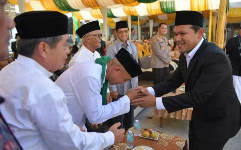 Wagub Aceh Fadhlullah menghadiri Milad XXVIII Dayah Inshafuddindin Banda Aceh. (Foto:Dok/Adpim)