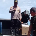 Kapolda Aceh, Irjen Pol Rudi Setiawan saat menangani aksi massa pada acara Hari Damai Aceh 15 Agustus 2026 lalu. (Foto:Dok/Polda Aceh)