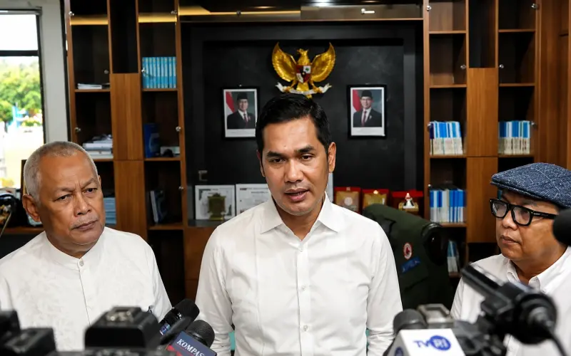 Konferensi pers Pemerintah Aceh terkait dana Rp2,5 triliun. Sekda Aceh M Nasir menjelaskan dana Kementan untuk bencana hidrometeorologi di Aceh. (Foto:Dok/Ist)