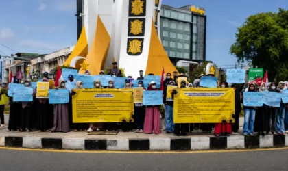 Aksi solidaritas Perempuan Aceh