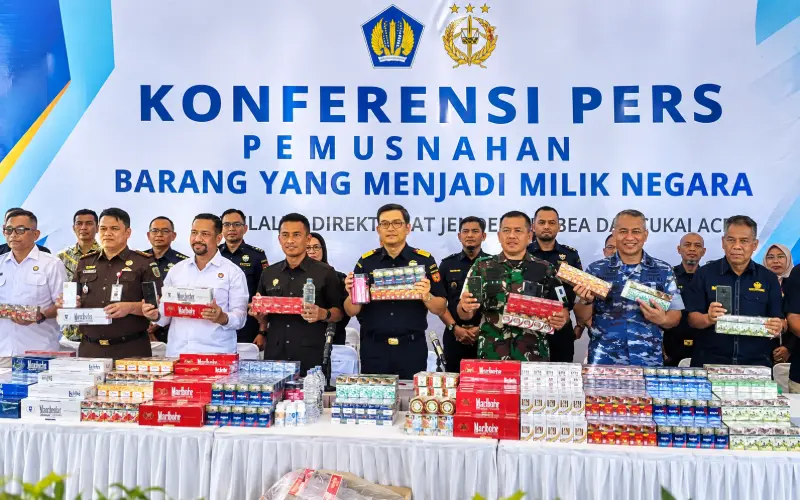 Sebanyak 1.467.472 batang rokok ilegal dimusnahkan Bea Cukai Aceh dalam pemusnahan BMMN. (Foto:Dok/LamanNews)