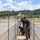 Jembatan Gantung Perintis Garuda direhab untuk meningkatkan keamanan akses masyarakat Aceh Tamiang. (Foto:Dok/Ist)