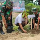 Kodim 0107 Aceh Selatan menanam pohon bersama masyarakat menyambut HUT ke-81 TNI tahun 2026. (Foto:Dok/Kodim 0107)