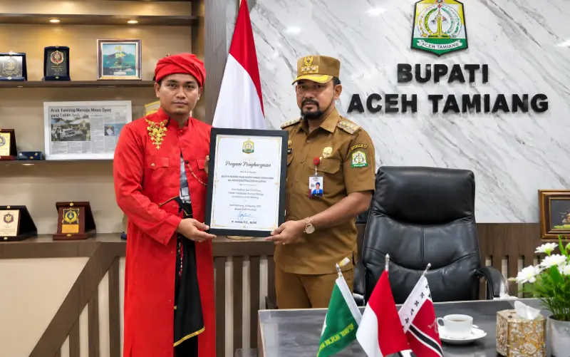 Tuanku Raja Sayed Ahmad Permadani Al-Haq menyandang gelar Sultan Kesultanan Bandar Khalifah Peureulak. (Foto:Dok)