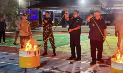 Pemusnahan barang bukti terlarang di lapas.