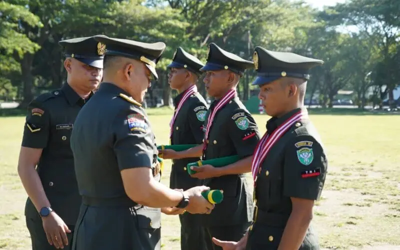 Tiga siswa terbaik Dikmata Infanteri Gelombang II 2026 meraih nilai akhir tertinggi. (Foto:Dok/Rindam IM)