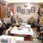 Jajaran direksi Bank Aceh Syariah melakukan kunjungan ke ruang kerja Kapolda Aceh. (Foto: Dok/BAS)
