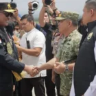 Pangdam IM Mahesa Fitriadi menyambut Kapolri di Bandara SIM Aceh Besar. (Foto:Dok/Kodam IM)