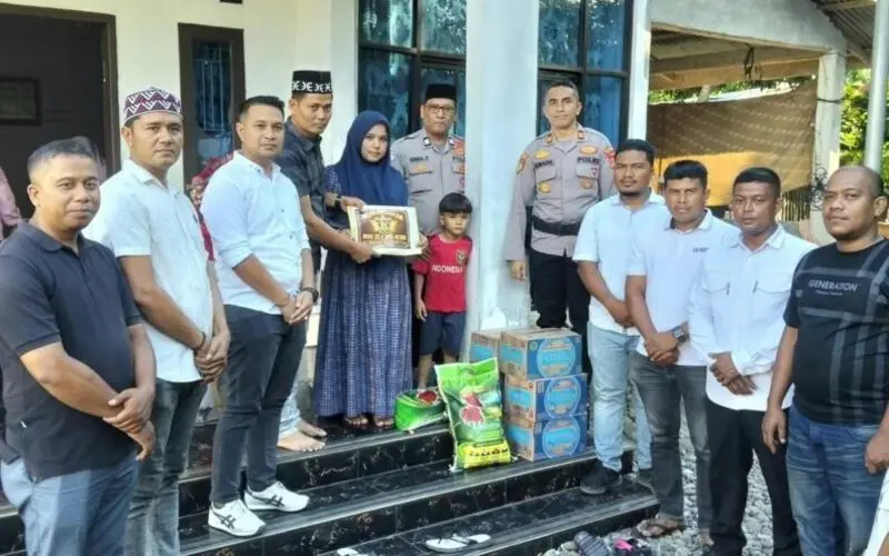 Solidaritas Rekan Seangkatan, BSG ZLS STS, santuni keluarga Aipda Jonni Rahmad.(Foto:Dok/ist)